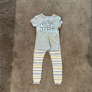 🌼5/$10🌼GAP Kids Gray and stripes pajama set size 4